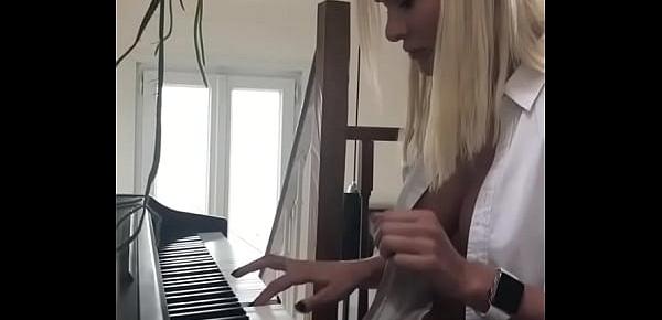  Peitinho no Piano